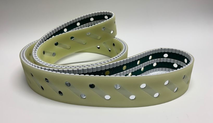 Tandriem 70 AT10 3360 met 3mm Polythan 70° Shore A Tandriem 70 AT10 3360 met 3mm Polythan 70° Shore A